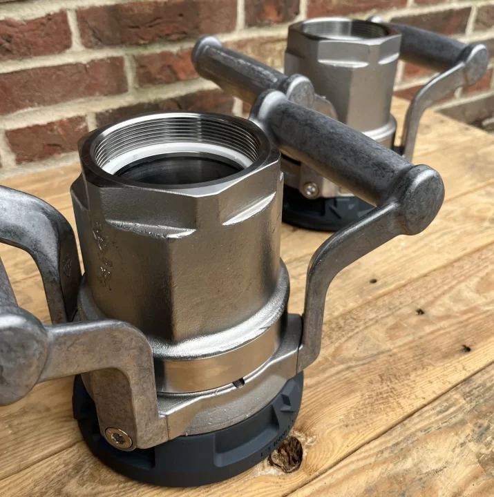 2 x 3" MannTek Hose Units with non-coated handles.