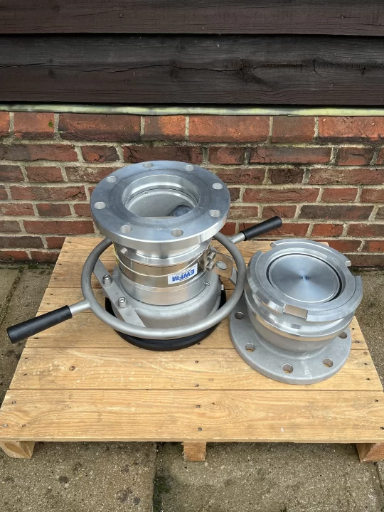 6” Tank Unit and a 6” Hose Unit, manufactured in aluminium and supplied with PN10/1 Flanges and Viton Seals.