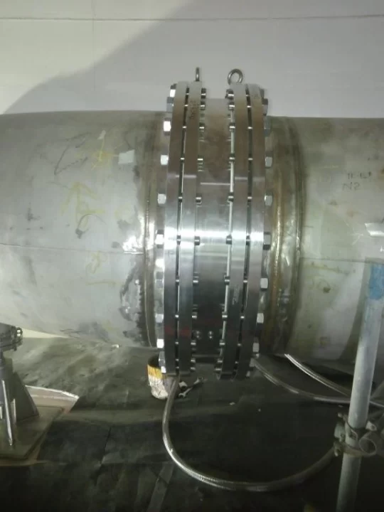One of four 36" Swivel Joints installed in a storage tank at the UAE International Airport