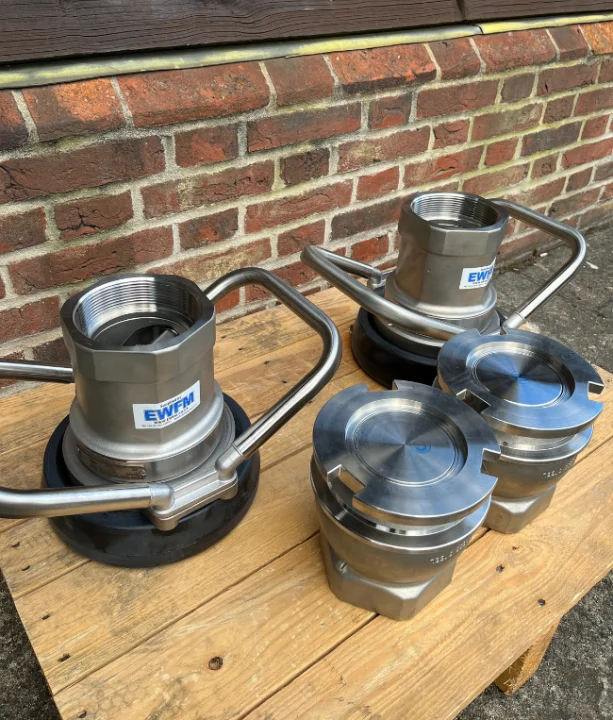 4 x 4" Manntek Dry Disconnect Couplings