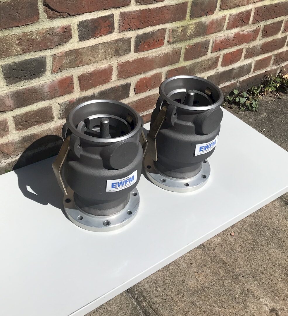 Two API vapour couplers