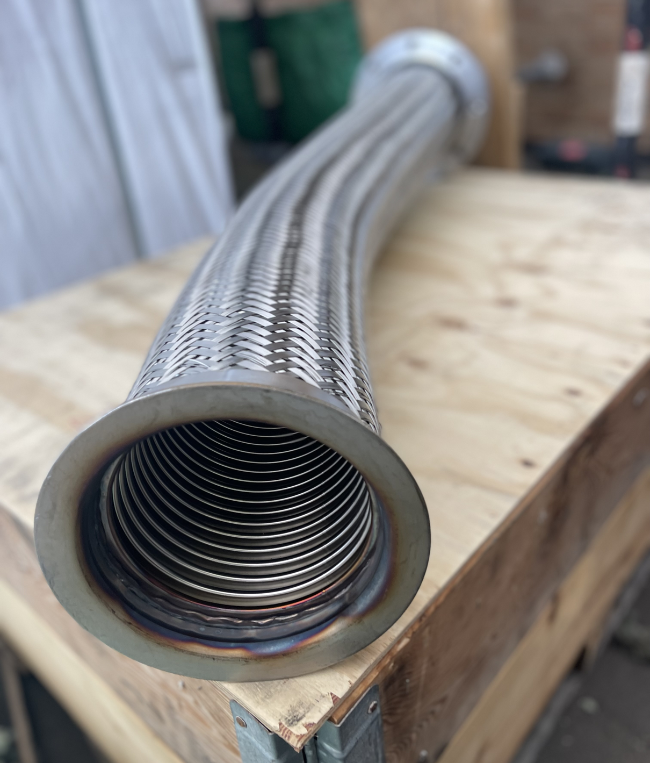 A 6" Flexible Hose with stainless steel external braiding, boasting a length of 1.3 meters