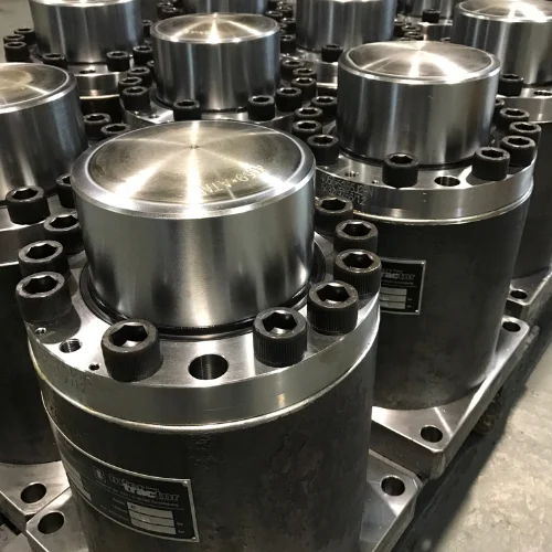 28 x Nitrogen and Hydraulic Tension Jacks