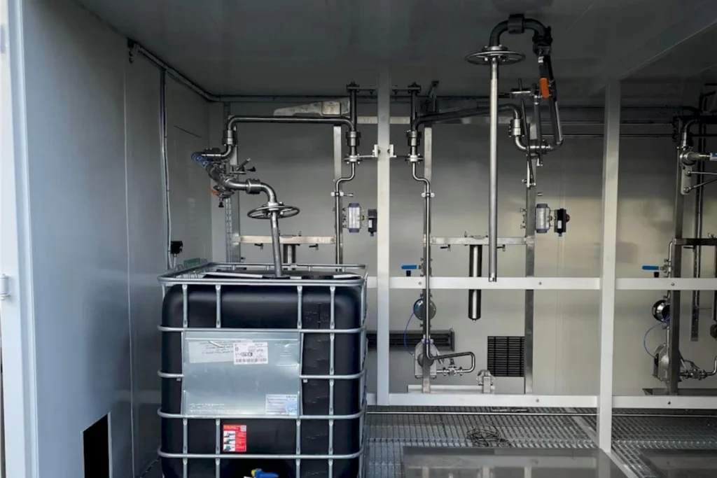 Loading and unloading arms for the chemical industry