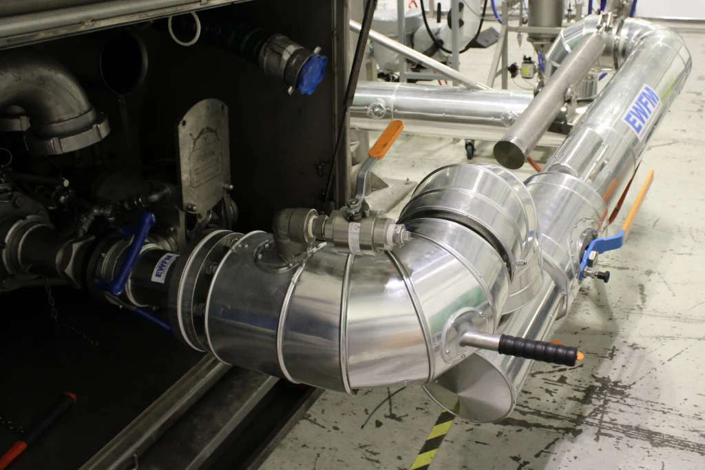 Loading and unloading arms for the food and drink industry